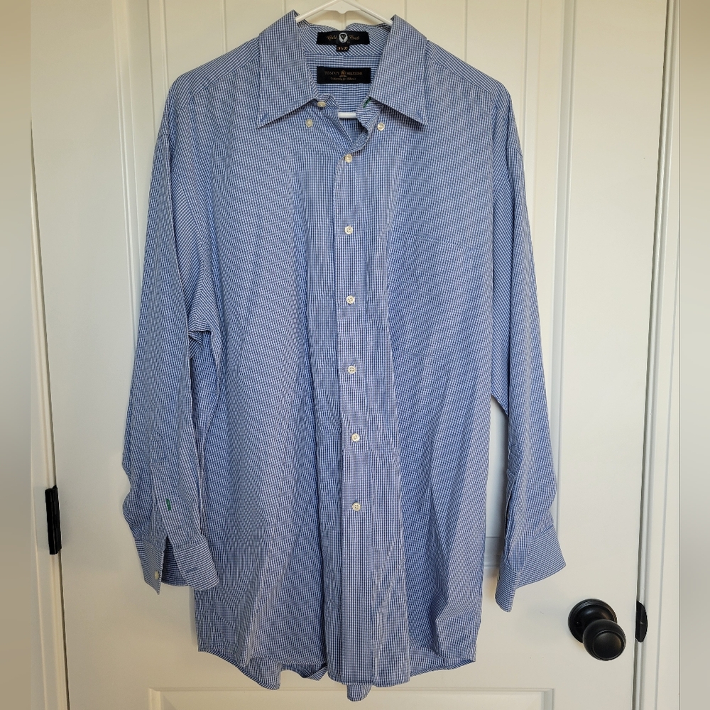 Men's Tommy hillfiger button front dress shirt